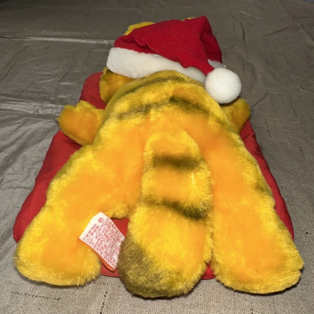 Dakin Fun Farm Christmas Garfield 1981 Plush Nap Time on Pillow Sleigh